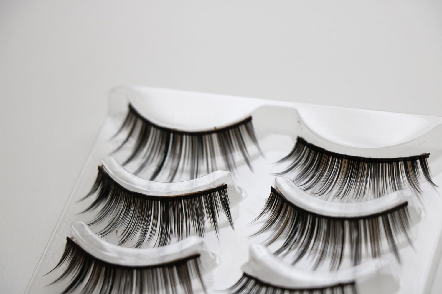 エクステ&アイブロウの取り扱い